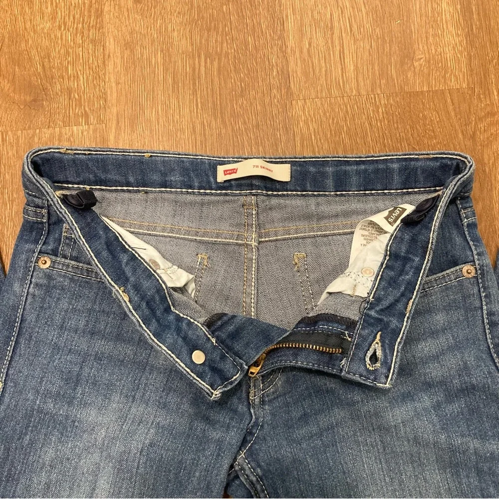 Girls Size 12 Levi’s 711 Skinny Red Tab Blue Jeans